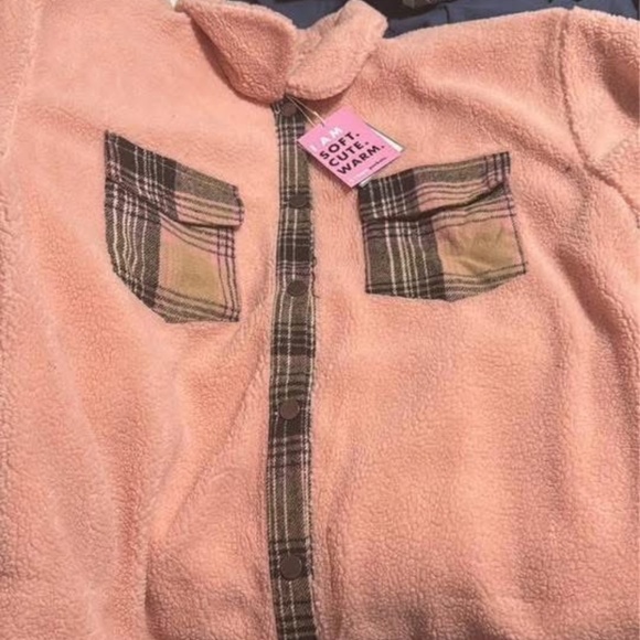 Jen and co shacket - Picture 1 of 1